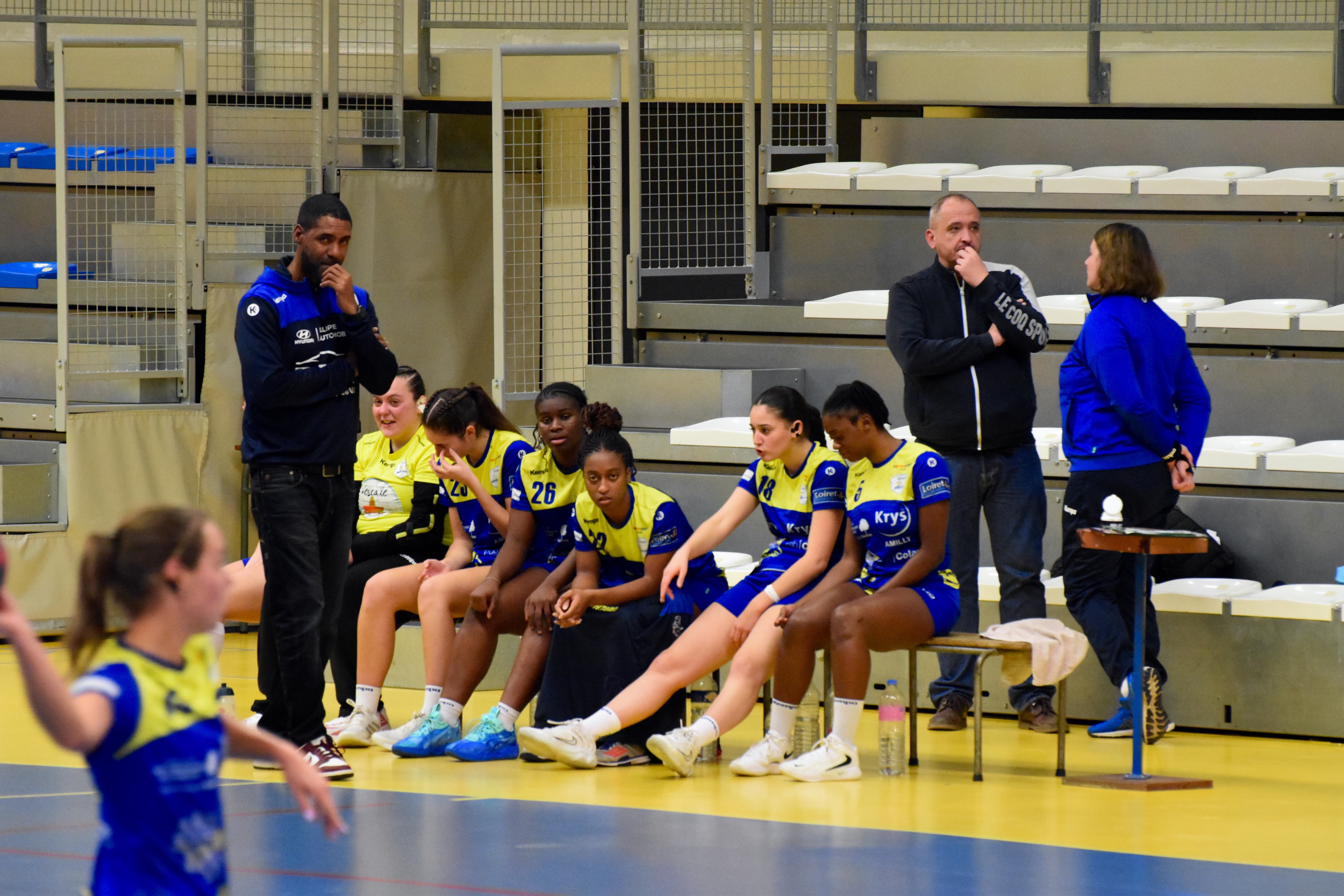 Coaching et banc de l’USM Montargis — USM–Évry — DSC_0677